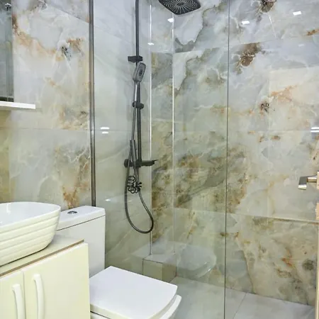 Andi Apartment *